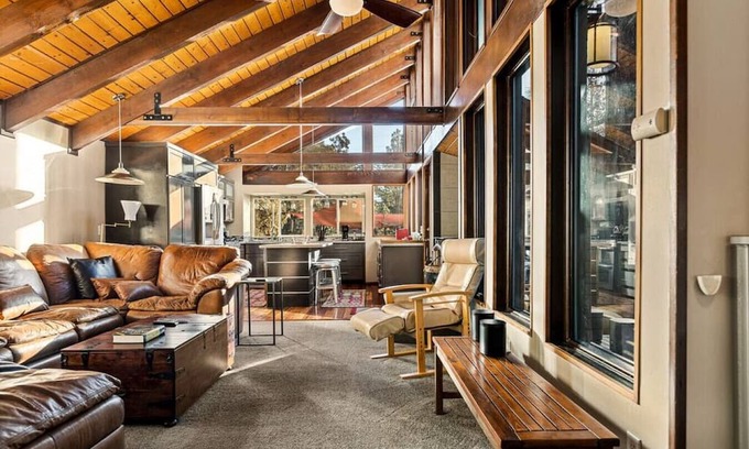 Woodlands House | happy bear · The Happy Bear Cabin Modern Woodsy Cabin + Hot Tub