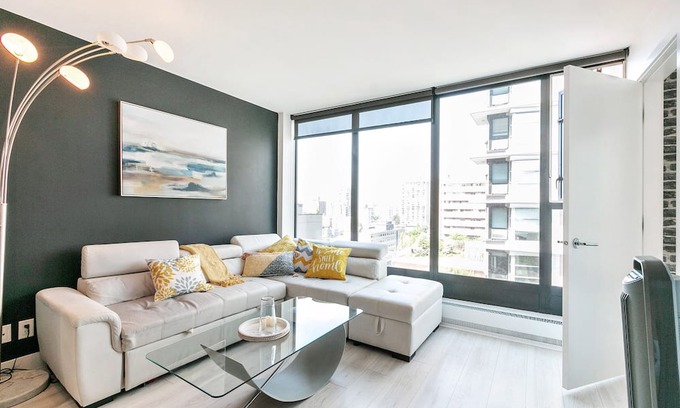 Downtown Vancouver Condo | D4 - Amazing Junior 2 Bedroom, Central Location + AC