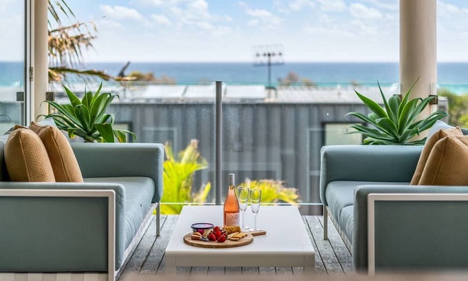 Peregian Beach Apartment | 'Pandandus Rise' 1/9 Avocet Parade