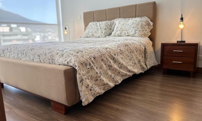 La Mariscal Apartment | Stylish & Private Suite in Quito–Perfect Location Near Bars, Restaurants & More!