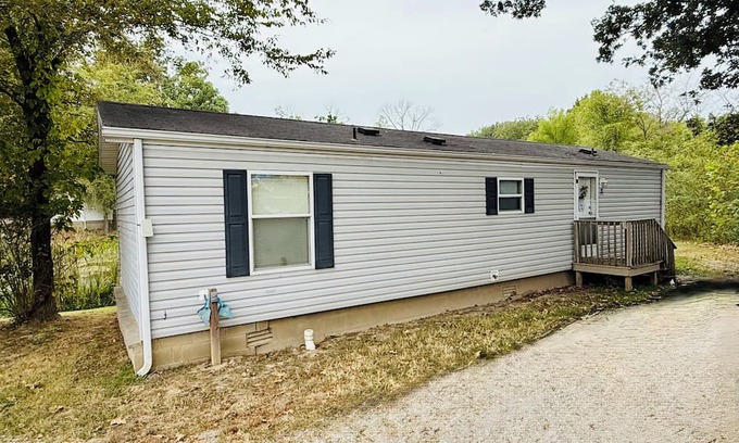 Murphysboro Cabin | Cozy 2-bedroom cabin minutes from Kincaid Lake boat ramp