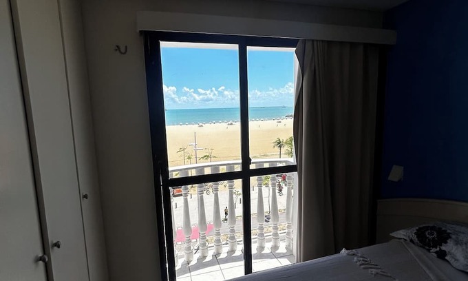 Fortaleza Apartment | Beachfront Apartment at Classic Flat Residence Service – Fortaleza, CE
