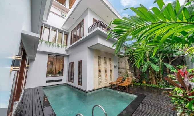 Sanur Villa | Modern 5BR Luxury Villa with Rooftop, Seaview & Pool - 100m from Beach & Port