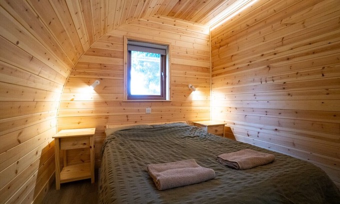 Newmarket Cabin | Lidgate Star Cabin 2 · Eco-friendly cabin next to 16th century pub