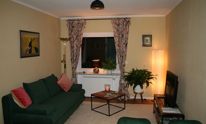 Koenigstein im Taunus Apartment | Apartment 'Skyline View' with Private Terrace and Wi-Fi