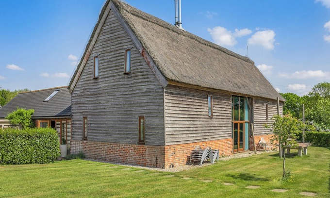 Halstead Cottage | Stunning converted barn in beautiful countryside.