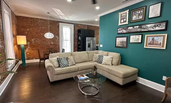 Iuka Apartment | Iuka Historic Downtown King Loft C
