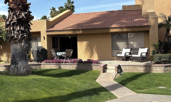 Araby House | JUST fully remodeled-Single Story 3/2 with pool/spa/tennis/pickleball &fireplace