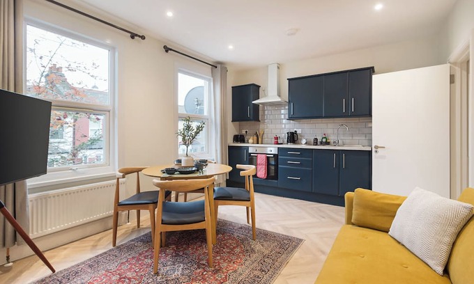 St. Ann's Apartment | Sleek 2 Bedroom Flat in the Heart of North London