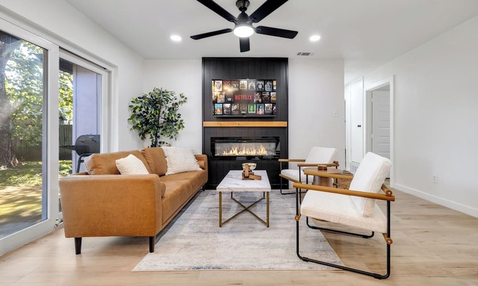 Garland House | Spacious Family Retreat in the Heart of Garland