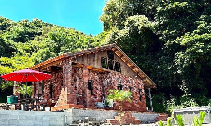 Fukuoka Villa | Outdoor experience on a small island in Hakata Bay! Enjoy the view of Fukuoka City from the outdoor Jacuzzi, relax your body and mind in the authentic tent sauna, and enjoy local food at the BBQ!