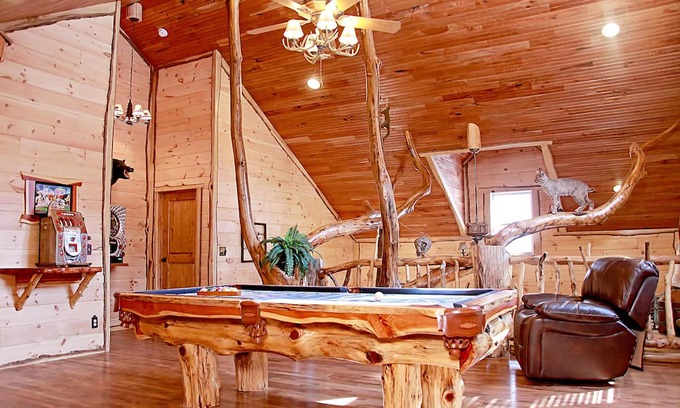 Pecks Mill Cabin | Deluxe 4 Bedroom Log Cabin