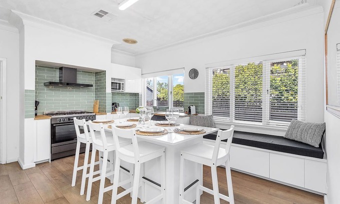 Bassendean House | Family-friendly stay featuring spacious lawn