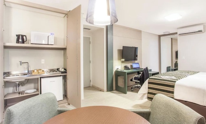 Sion Apartment | Modern Studio in the Best Spot in the South Zone of Belo Horizonte, Residential and Quiet