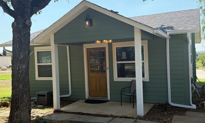 Fort Worth Cottage | Private Furnished Guest House
