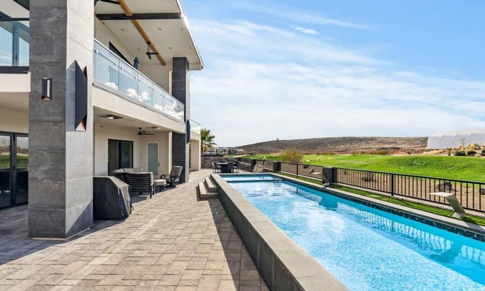 Hurricane House | The Retreat Copper Rock~Pool/Spa