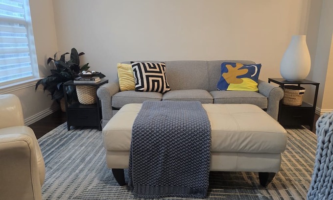 Lewisville House | Renovated 4BR, 6 Bed, 3.5 Bath Near DFW Airport