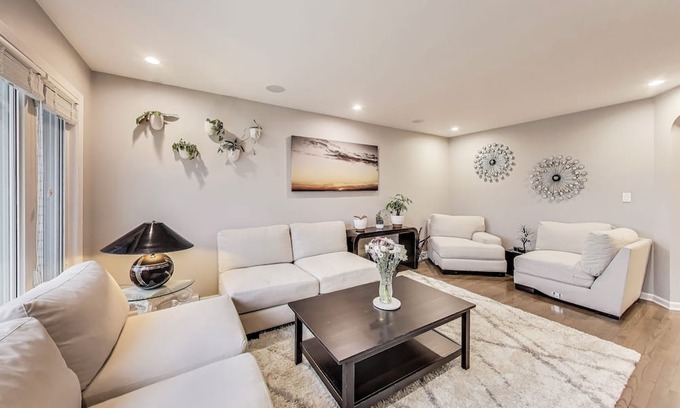 O'Hare House | 3-Bed Home by O'hare & Rosemont