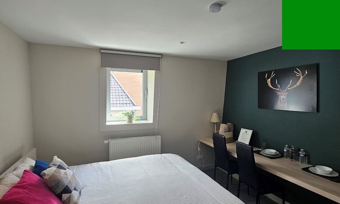 Kunstenkwartier Apartment | Room with double bed (4)