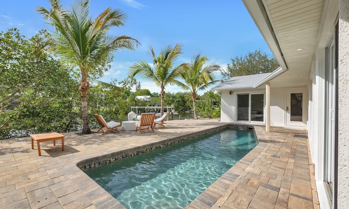 Riverview Estates House | Stunning Waterfront Views 3 Bedroom House Sarasota Near Siesta Key Sleeps 7