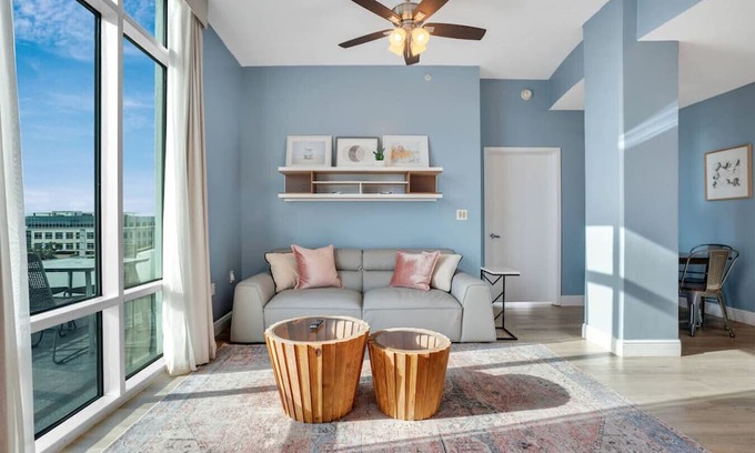 South Eola Apartment | 2 Bdrm Penthouse with Billiards