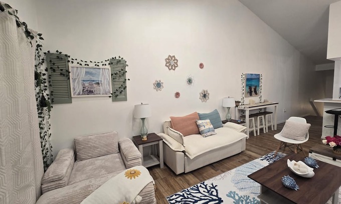 La Cita Apartment | Paradise Villa- Resort style Condo w/Pool & outdoor BBQ