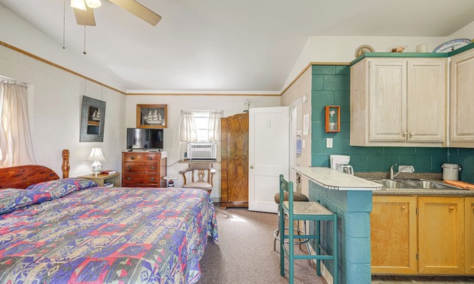 Lake Whitney Apartment | Hike On-Site: Lake Whitney Studio Hideaway