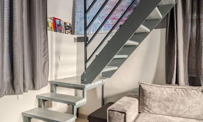 Wossingen House | Stylish loft with kitchen, carport, WiFi & fireplace
