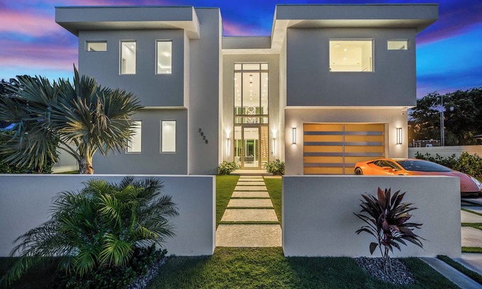 The Bluffs House | Luxury New Modern Beach Mansion in BEST Location!