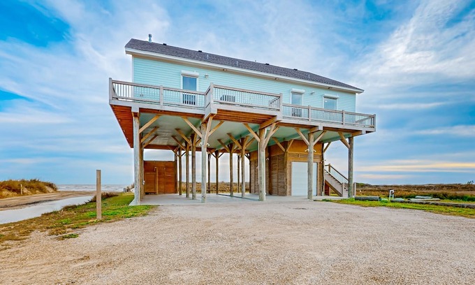 Gilchrist House | Gilchrist 4BR | Oceanfront & Panoramic Views