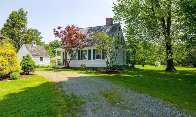 Rogers Cottage | The Cottage at Golden Hill Farm