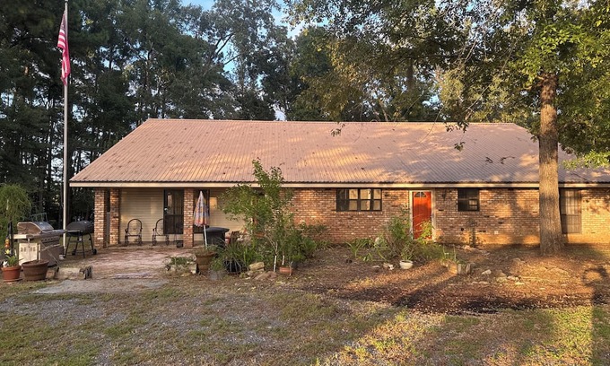 Florien House | Lake front property 3 bedroom with big back porch.