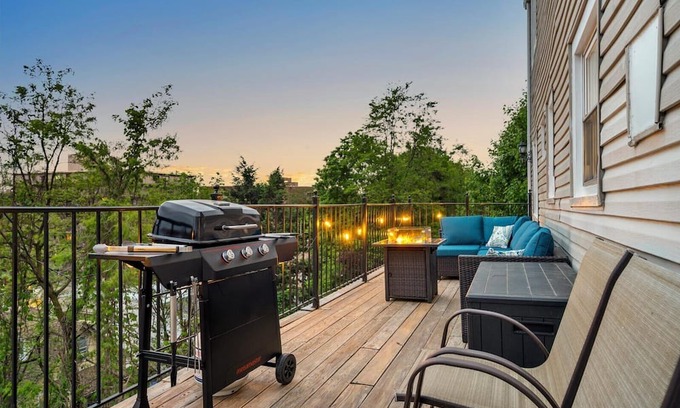 Southeast Yonkers Apartment | 6 bdr Yonkers Home, 2 Apts, Balcony & Parking