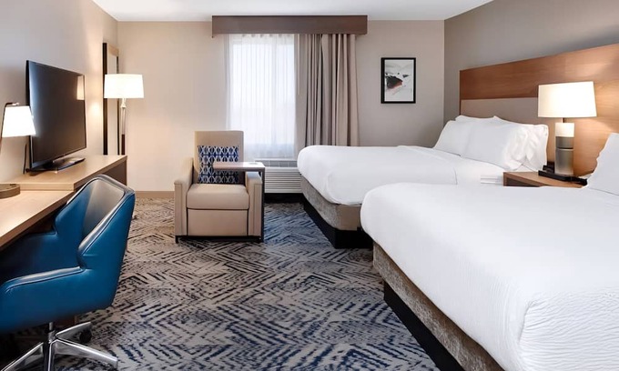 Macomb Hotel | Clean, Spacious Studio Perfect for Work or Leisure Near Mall at Partridge Creek