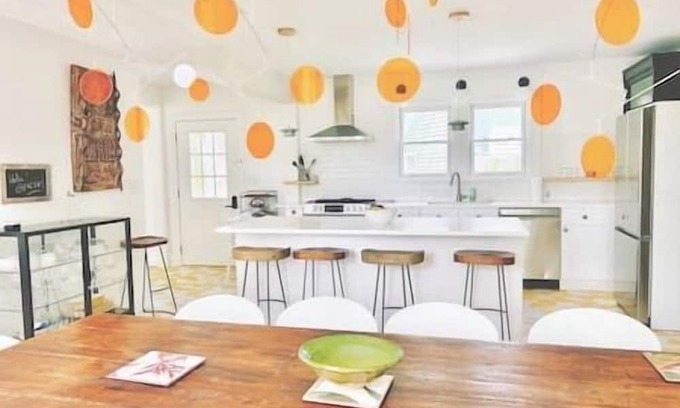 Walton Park House | The Sweet Spot: Fab Fall Getaway 1hr from the GWB!