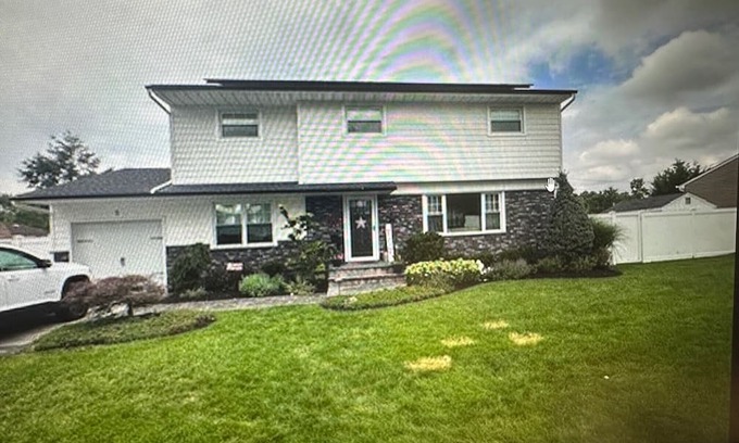 Bethpage House | Ryder Cup House. Updated 4 BR home Located in Bethpage 1 mile from Golf course.