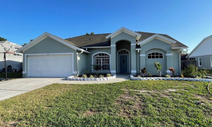 Riverview House | Spacious Home w/Heated Pool Smart TVs- Pool table