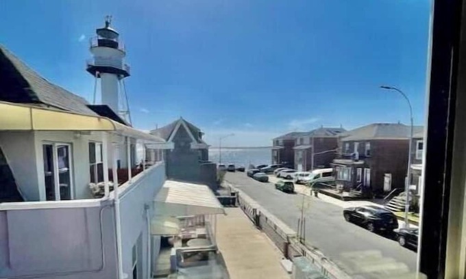 Sea Gate Apartment | Spacious 2 Bedroom with porch and backyard