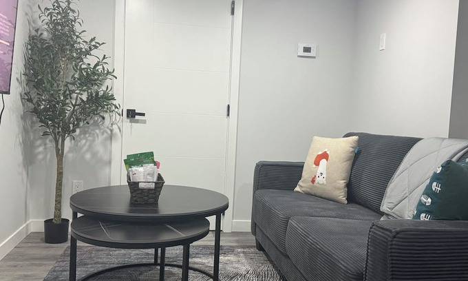 Southeast Edmonton House | Modern comfort just 15 minutes from the airport, with a full kitchen.
