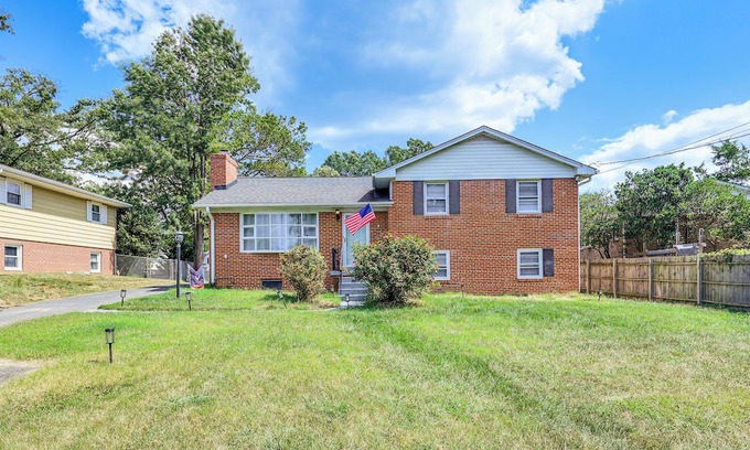 Mount Vernon House | 1 Mi to Mount Vernon! Family Home w/Large Yard