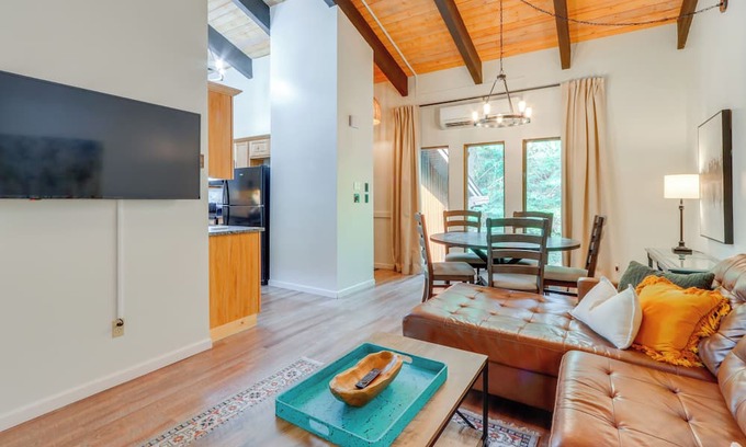 Rathdrum Condo | Walk to Twin Lakes: All-Season Idaho Condo!