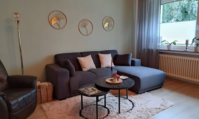 Menden Apartment | Apartment 'Mama Mia' with Shared Garden and Wi-Fi