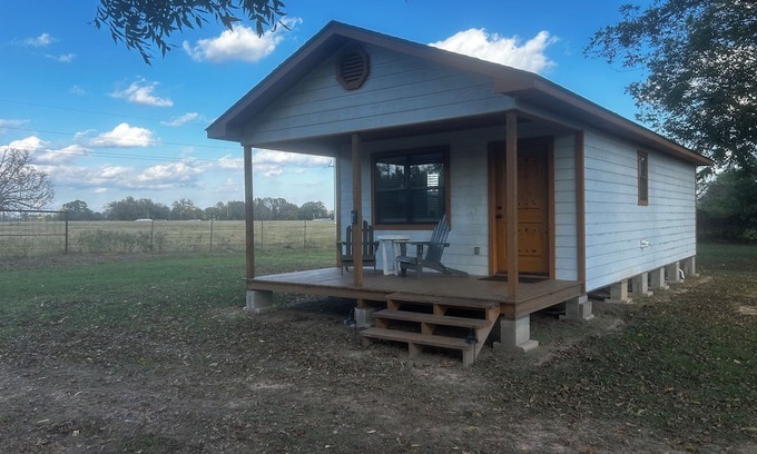 New Boston Cabin | Beautiful, clean & cozy White House Cabin #3 near New Boston Texas