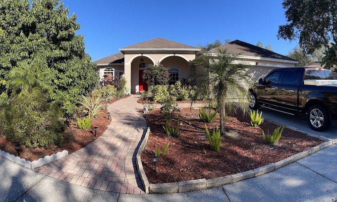Greater Northdale House | Charming 2-bedroom house in welcoming Tampa with AC