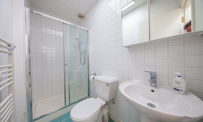 Baldoyle Apartment | Light-Filled 2BD Home with Sea Views, Baldoyle