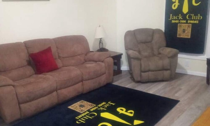 Schenectady Apartment | 3 bedroom with free parking