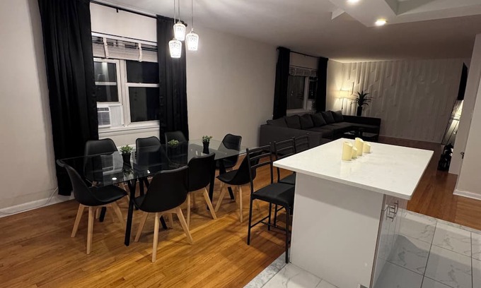 Southeast Yonkers Apartment | 3BR Near NYC Sleeps 10 Metro North & MTA30min city