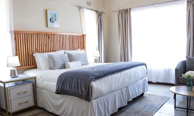 Gaborone House | Spacious 5-bedroom house in charming and peaceful Gaborone North with a garden
