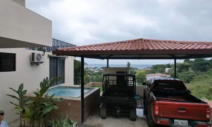 Puerto Lopez Apartment | Coastal Villa Retreat with Private Jacuzzi & Garage Near Isla de la Plata