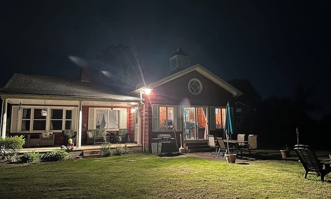 Anchor Bay Harbor House | Cozy 2-bedroom bungalow on Lake St Clair with plenty of room to dock your boat!